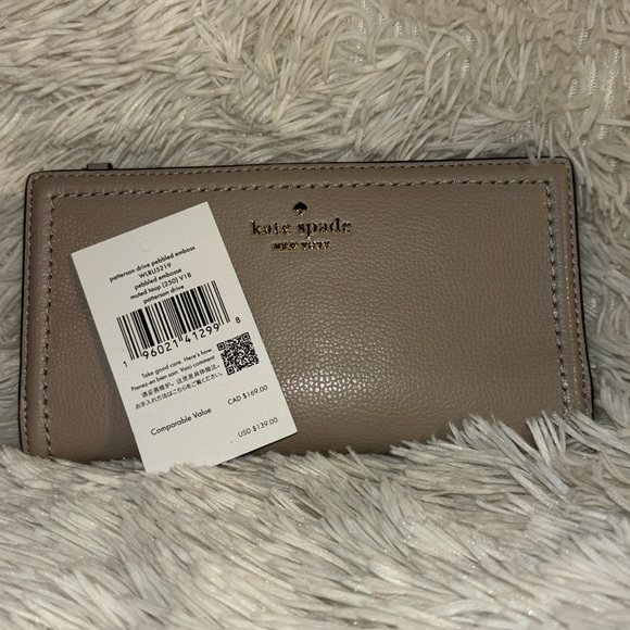 Kate spade ♠️ Wallet - Picture 4 of 4